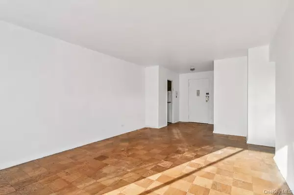 New York (manhattan), NY 10025,382 Central PARK #15H