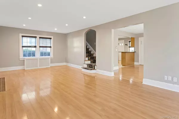 Scarsdale, NY 10583,164 Nelson RD