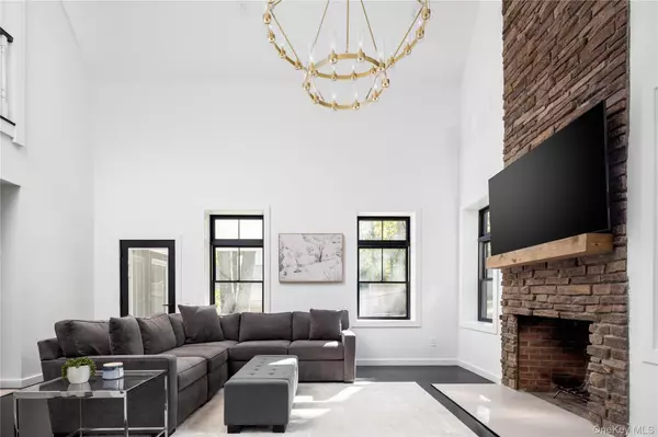 Cutchogue, NY 11935,480 Eastwood DR