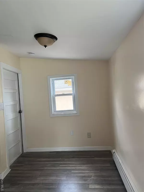 Hempstead, NY 11550,32 Wellington ST #1