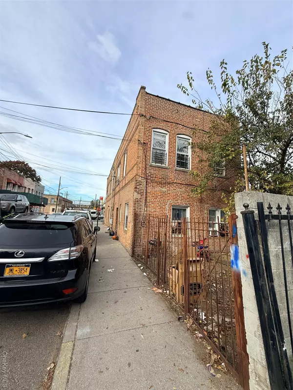 Queens Village, NY 11429,9903 212th ST