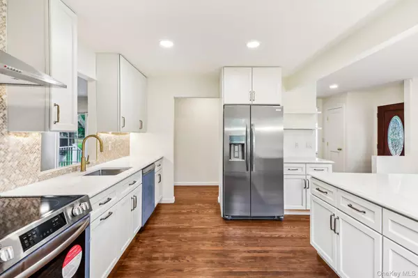 Middle Island, NY 11953,8 Mill Lot RD