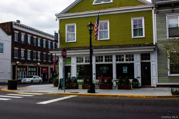 Hudson, NY 12534,135 Warren ST #A