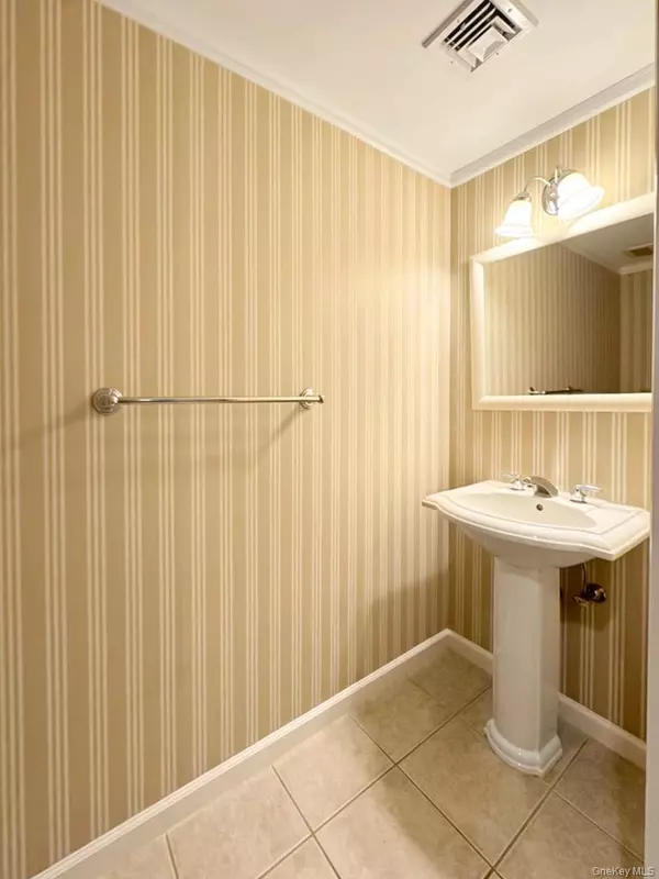 Croton-on-hudson, NY 10520,2003 Half Moon Bay DR #2003