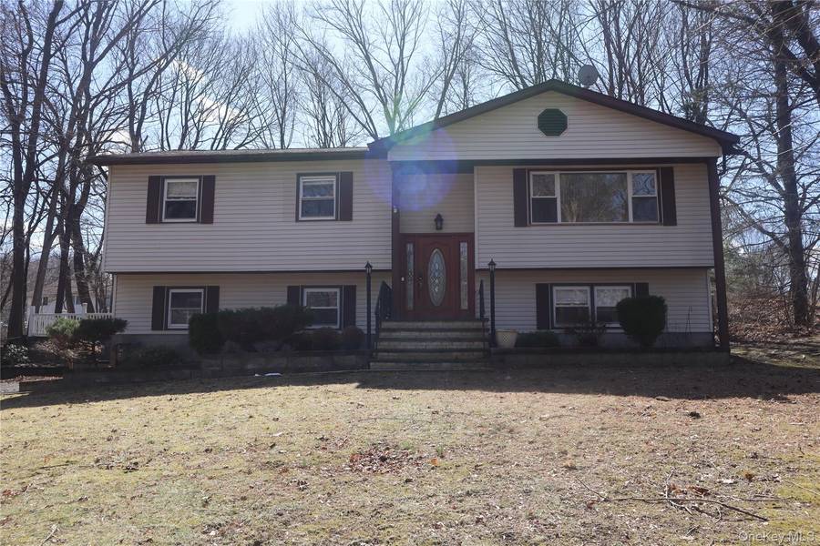 55 Oakland AVE, Central Valley, NY 10917