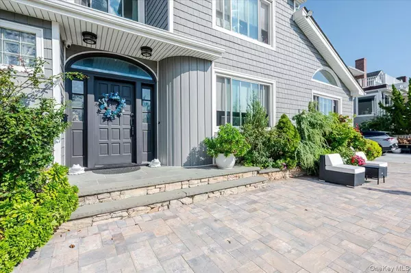 Long Beach, NY 11561,94 Heron ST