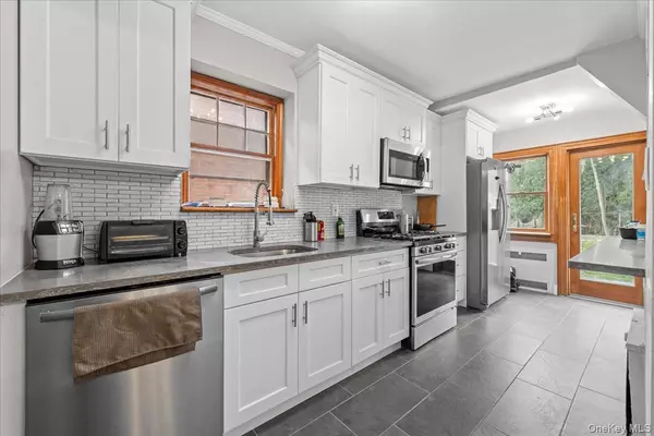 Yonkers, NY 10704,128 Kimball TER