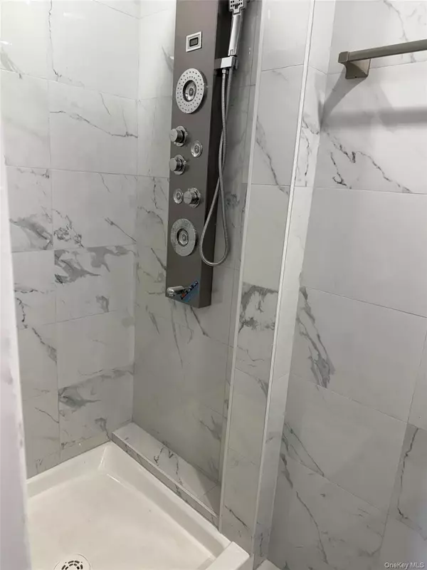 Jamaica, NY 11436,142-23 131 AVE