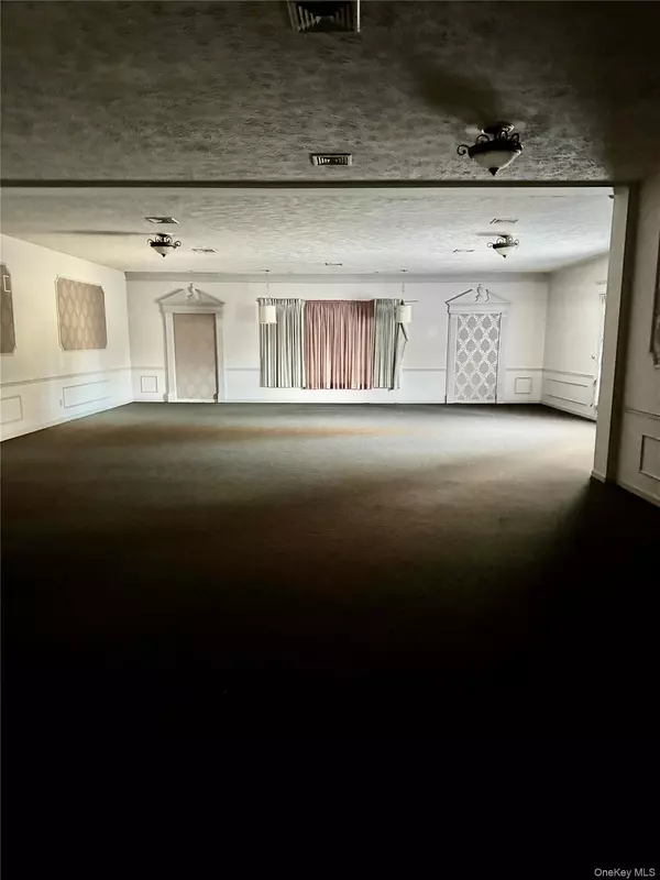 Auburn, NY 13021,1778 CLARK ST RD