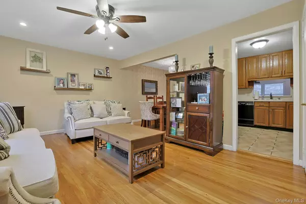 Valhalla, NY 10595,21 Bruce LN