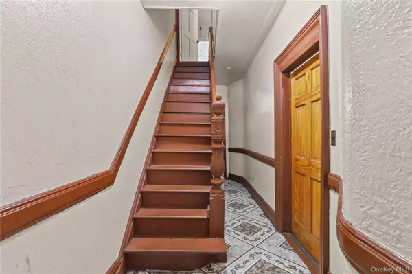 Bronx, NY 10461,1448 Edwards AVE