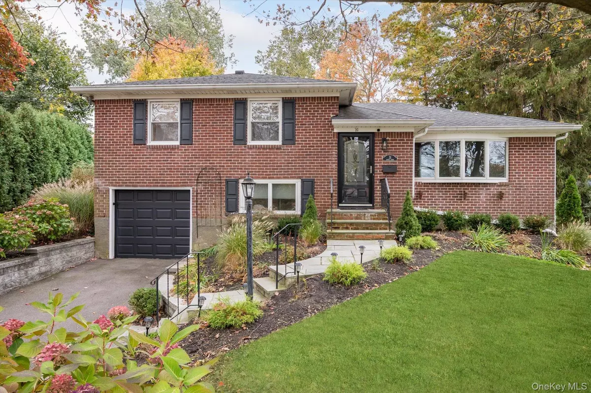 Northport, NY 11768,31 Louisa CT