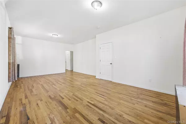 Bronx, NY 10470,820 Penfield ST