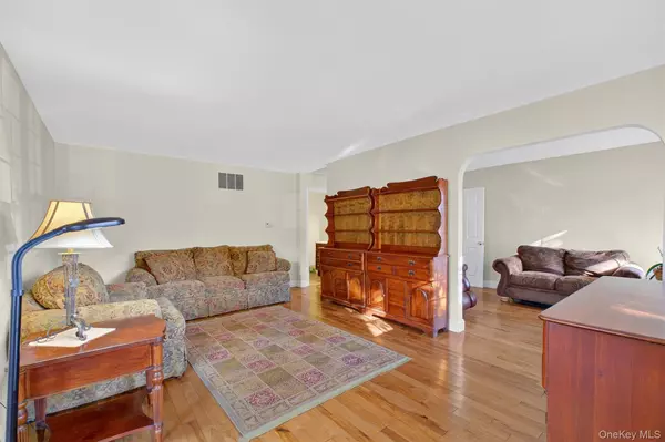 Highland, NY 12528,48 Sunny Brook CIR