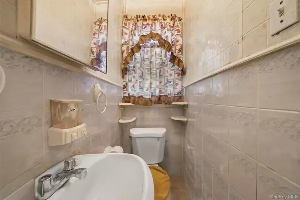 Cambria Heights, NY 11411,11640 221st ST