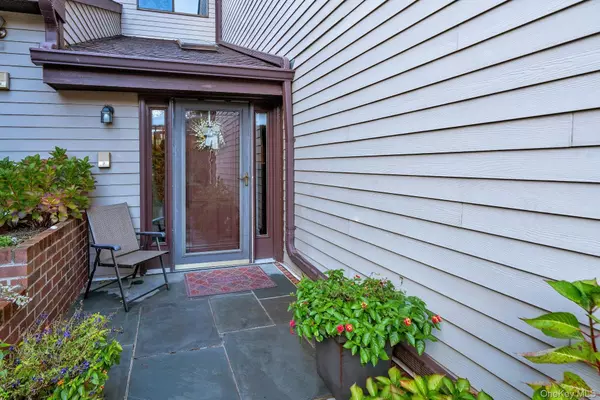 Glen Head, NY 11545,31 The Glen #31