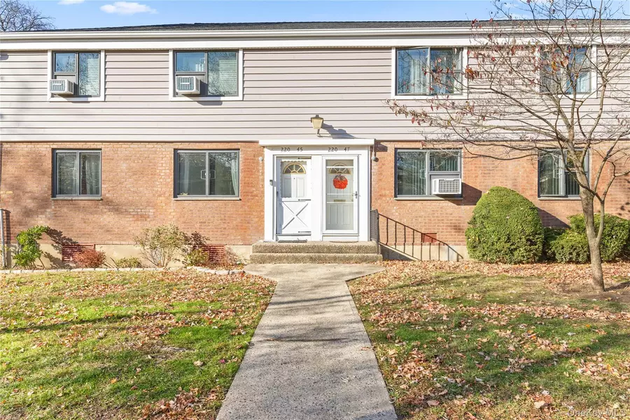 220-47 73rd AVE #Upper, Bayside, NY 11364