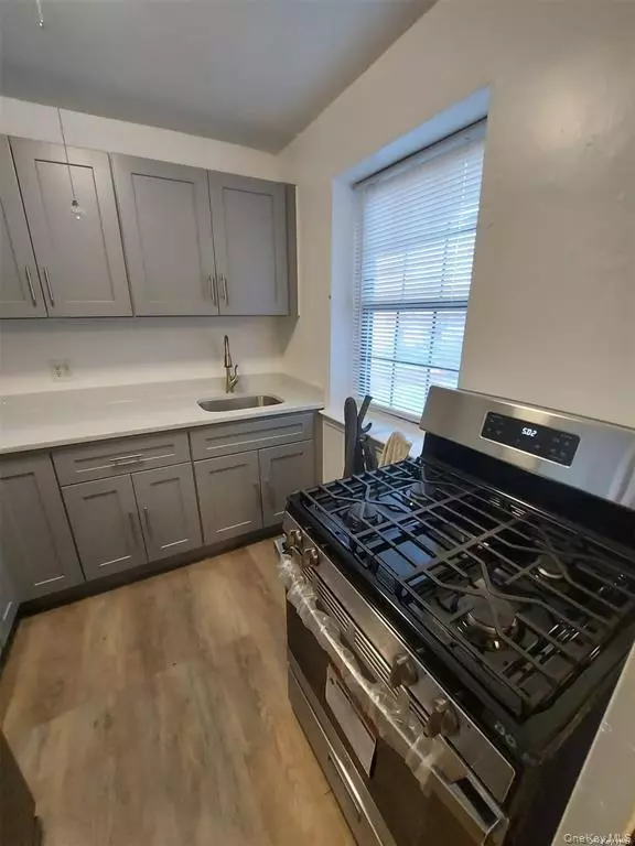 Kew Garden Hills, NY 11367,147-12 78th Road ##3B