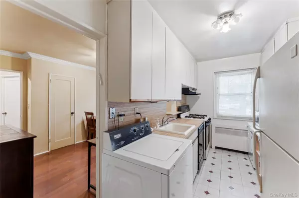 Little Neck, NY 11362,251-29 61st AVE ##2-719