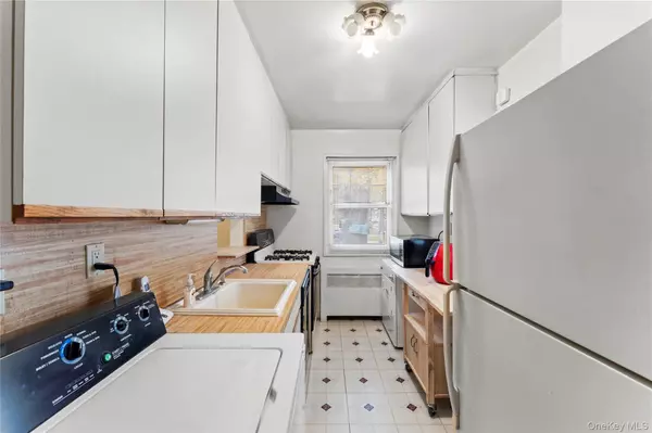 Little Neck, NY 11362,251-29 61st AVE ##2-719