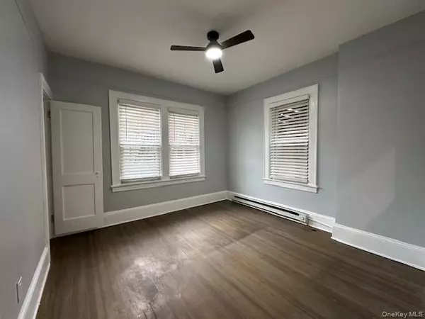 Huntington, NY 11743,362 New York AVE #4