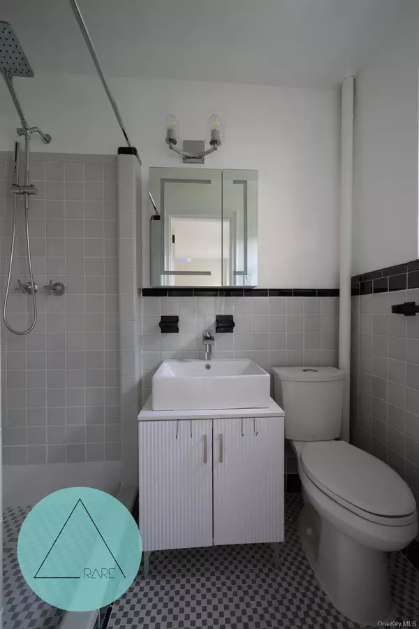 Bronx, NY 10471,5430 Netherland AVE #C23