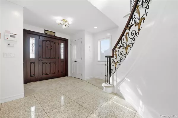 Hicksville, NY 11801,19 8th ST