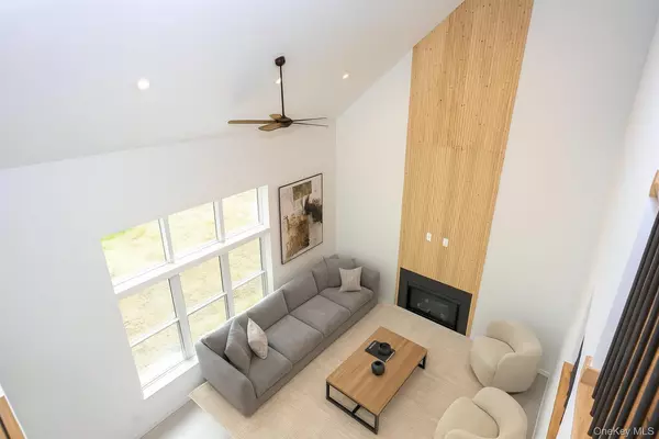 New Paltz, NY 12561,344 N Ohioville RD