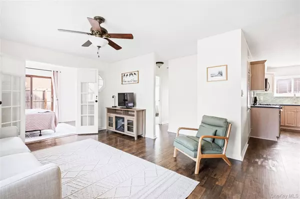 Middle Island, NY 11953,93 Gauguin CT #93