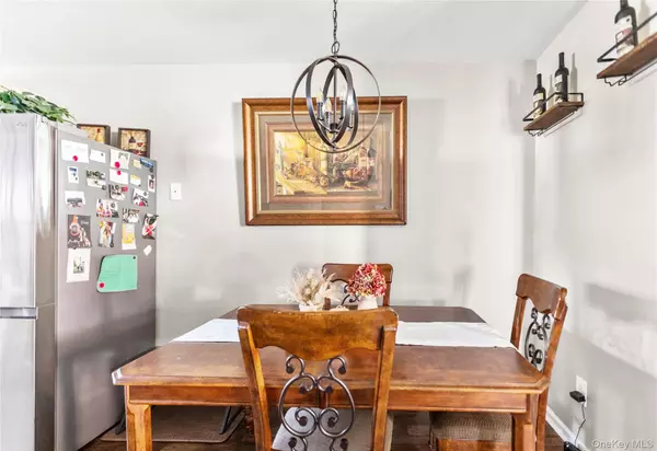 Middle Island, NY 11953,93 Gauguin CT #93