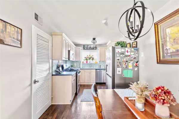 Middle Island, NY 11953,93 Gauguin CT #93