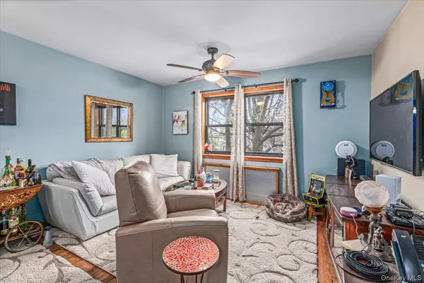 Bayside, NY 11361,218-12 43rd AVE #2E