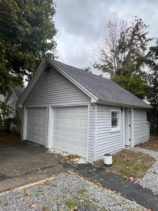 Port Jefferson Station, NY 11776,201 Hallock AVE