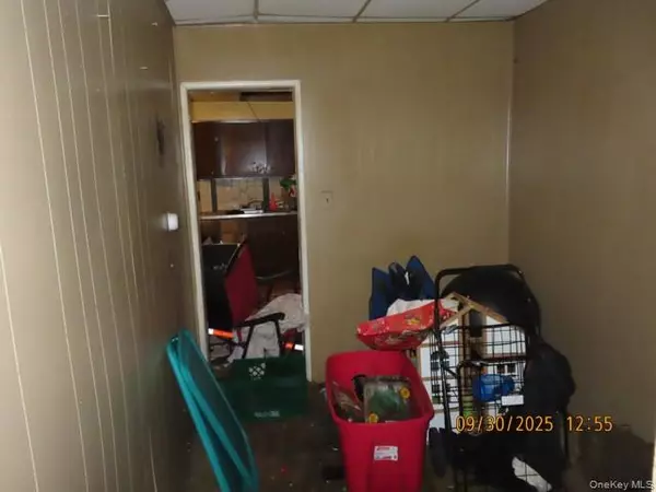 Astoria, NY 11103,3218 42nd ST