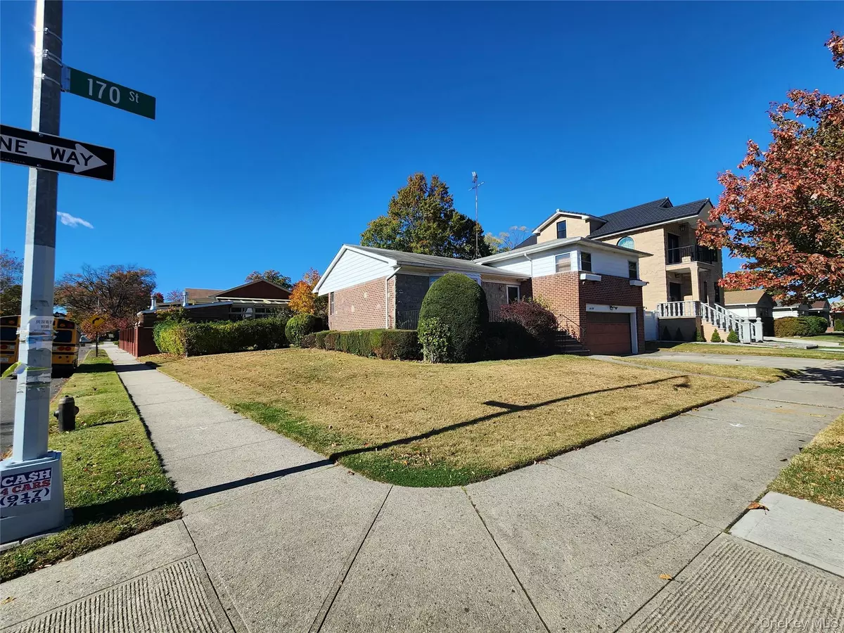 Fresh Meadows, NY 11365,7164 170th ST