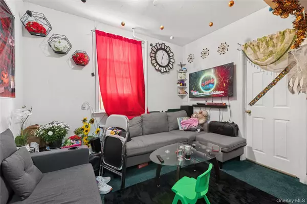 Jamaica, NY 11435,138-29 91st AVE