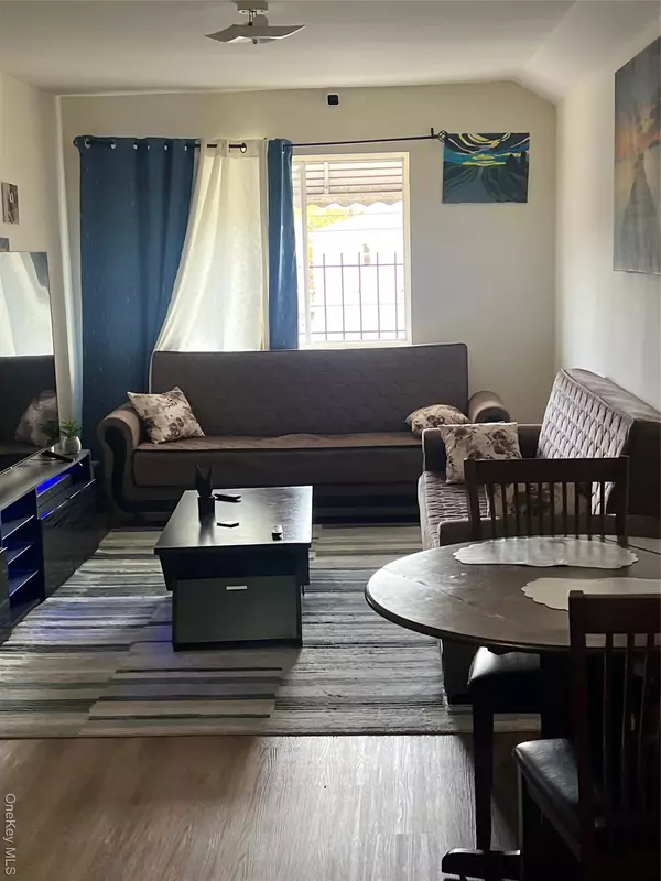 Bronx, NY 10466,3941 Laconia AVE