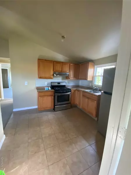 18 3rd AVE #A, Brentwood, NY 11717