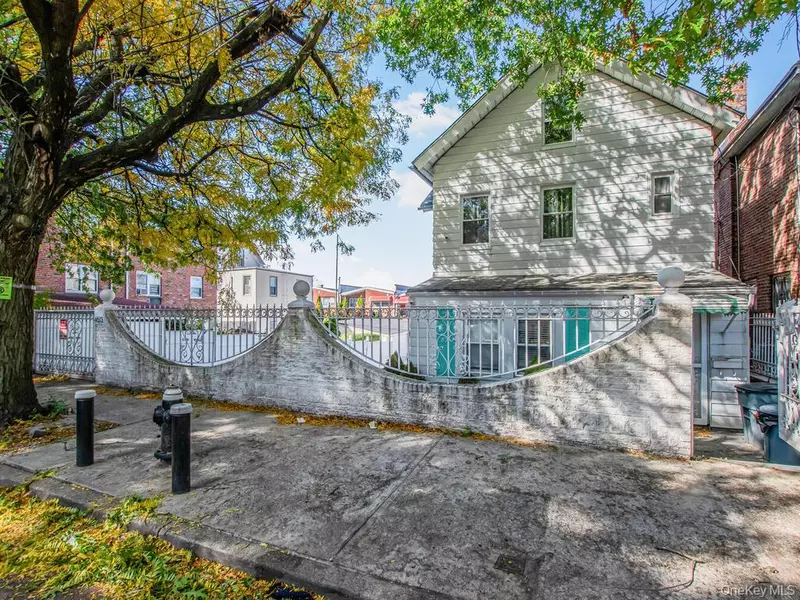4613 Carpenter AVE, Bronx, NY 10470