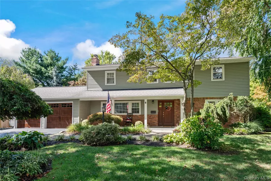 6 Blue Grass CT, Huntington, NY 11743