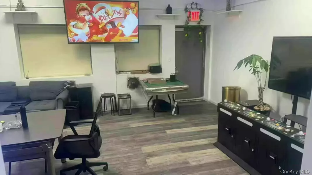 4121 HAIGHT ST COLLEGE, Flushing, NY 11355