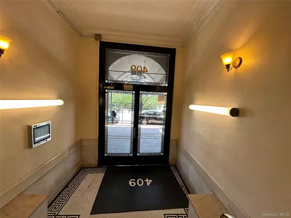 New York (manhattan), NY 10032,409 Edgecombe AVE #7F