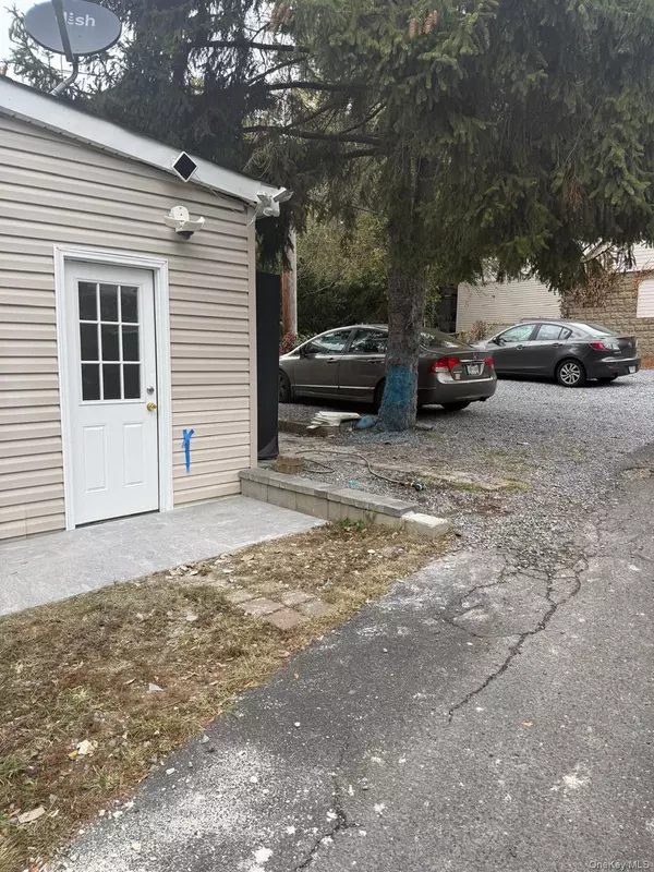 Great Neck, NY 11024,27A Wood RD