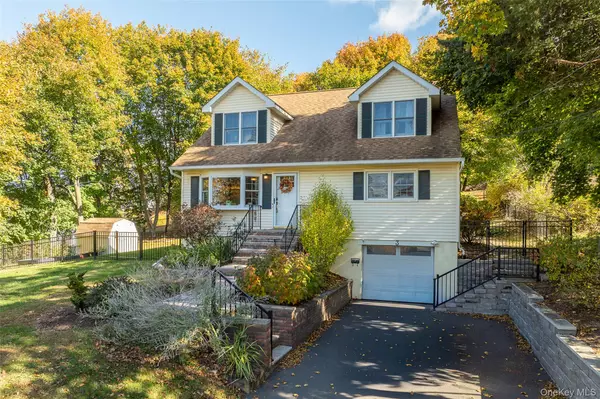 Warwick, NY 10990,3 Warwick Gardens DR