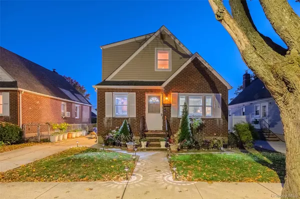 Bellerose, NY 11426,24612 86th RD