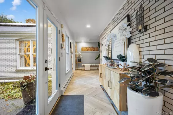 Highland Mills, NY 10930,46 Roselawn RD