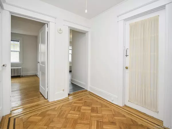 Port Washington, NY 11050,60 Park AVE