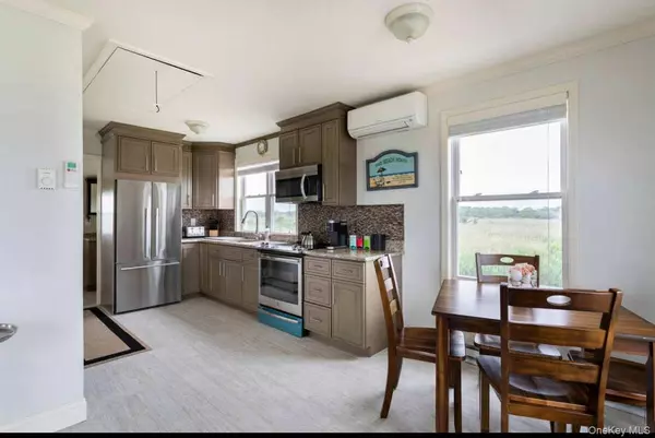 Mastic Beach, NY 11951,14 Huntington DR