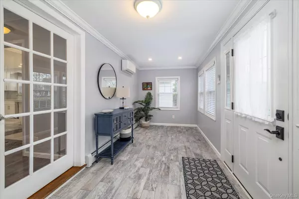 Lynbrook, NY 11563,70 Denton AVE