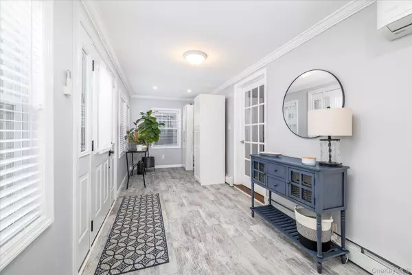 Lynbrook, NY 11563,70 Denton AVE